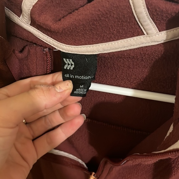 maroon fleece quarter-zip - Picture 4 of 5